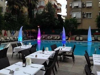 מלון דירות Okan Tower 3*