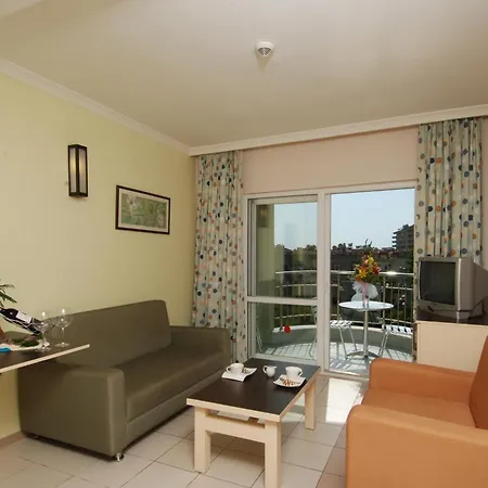 Ξενοδοχείο με διαμερίσματα Okan Tower Αλάνια